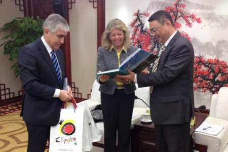 El Consistorio no facilita al PSOE los datos del viaje de Muñoz a China