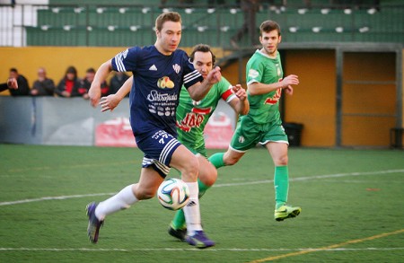 Loren se basta, con dos goles, para tumbar a domicilio al Mancha Real