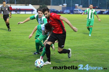 El San Pedro sufre en las salidas y pierde en Villacarrillo (2-0)