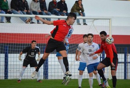 David Garrido brilla para sumar los tres puntos en el Trofeo 