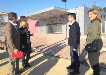 El PSOE sospecha que la cafetería de la terminal de San Pedro Alcántara está concedida de antemano