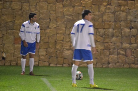 El Marbella FC continúa ante el Vélez su pretemporada paralela