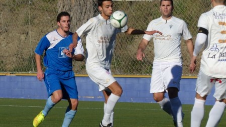 El Atlético Marbella se lleva el derbi ante Los Compadres (3-0)