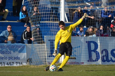 Tres puntos para el juvenil Álex en el Trofeo 