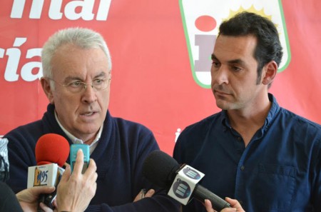 Cayo Lara defiende en Marbella el derecho a una vivienda digna