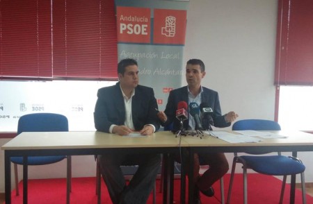 El PSOE pide transparencia en las becas municipales para universitarios