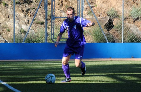 El Ojén derrota al Monda y sigue en claro ascenso (2-0)