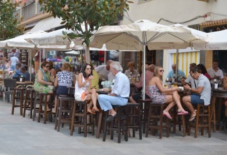 El mes de marzo se cierra con 789 parados menos en Marbella