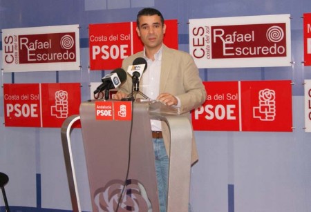 El PSOE pide explicaciones por la beca a un joven militante asturiano del PP