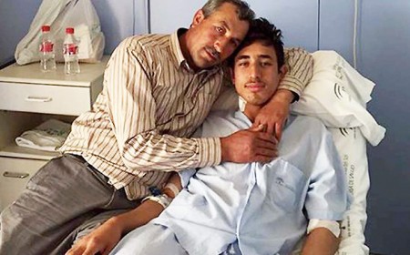 El joven turco hospitalizado en Marbella recibe la visita de su padre