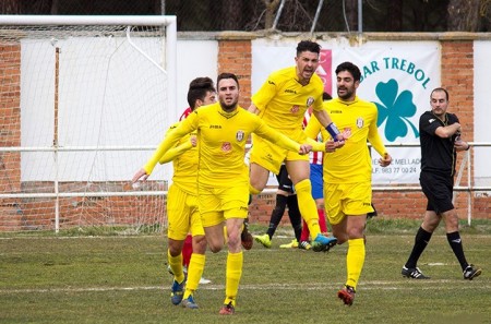 Doblete de Dani Cintrano y triunfo para Adri en su reaparición