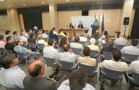 Muñoz pide ahora a las empresas empleo para la gente de Marbella