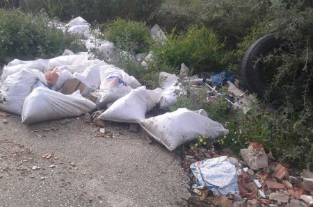 La Agrupación Pinsapo denuncia el vertido de basuras en Sierra Blanca