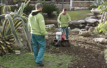 Cuatro jardineros se sumarán a los 263 trabajadores del plan de empleo