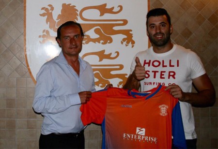 El defensa Cantizano firma por el Lions Football Club de Gibraltar