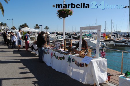 El mercadillo del Puerto Deportivo operaba con pagos en B y sin licencia