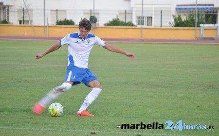 El Marbella marca a balón parado en el campo del San Roque (2-2)