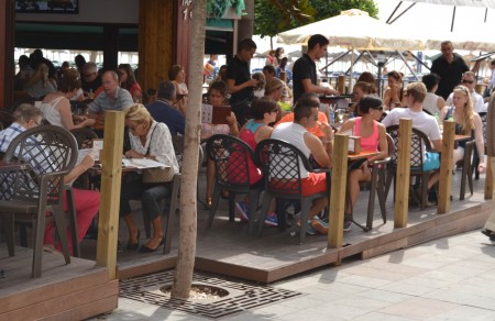 Marbella baja de los 12.000 parados por primera vez desde 2009