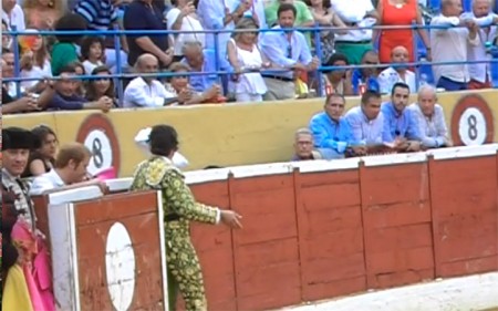 Morante protesta contra la policía y se niega a matar un toro en Marbella