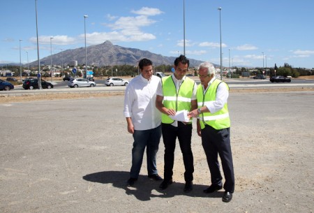Marbella pedirá al Gobierno medidas contra los atascos en Puerto Banús