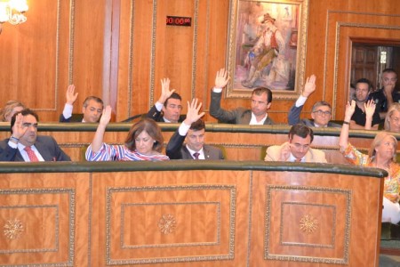 Los concejales del PP entregan sus declaraciones de la renta