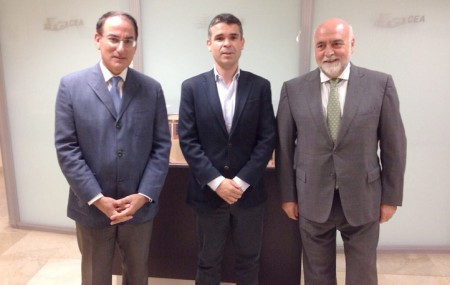 Bernal pacta con la patronal acortar trámites a los emprendedores