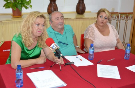Colectivos vecinales atacan al tripartito y también a periodistas