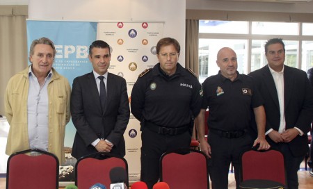 Ayuntamiento y empresarios unen fuerzas para mejorar Puerto Banús