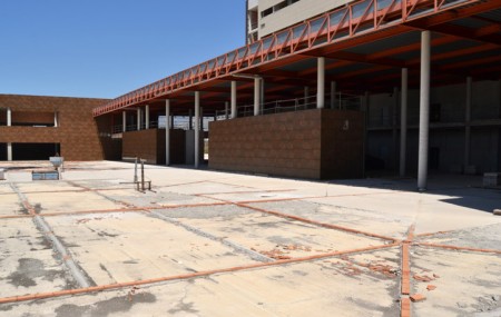 Bernal dice que hay dos millones de euros anuales para el hospital