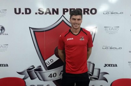 El San Pedro refuerza su defensa con el central James Lee Querée