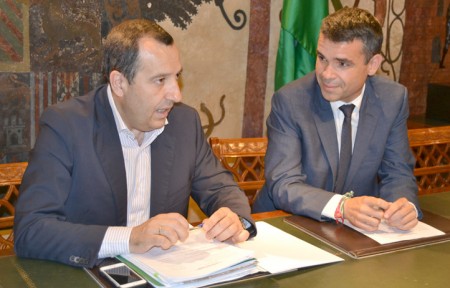 La Junta reclama unidad para buscar una salida urbanística a Marbella