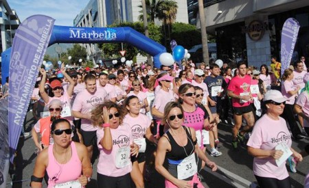 Puerto Banús volverá a acoger el domingo día 15 la carrera Pinktober