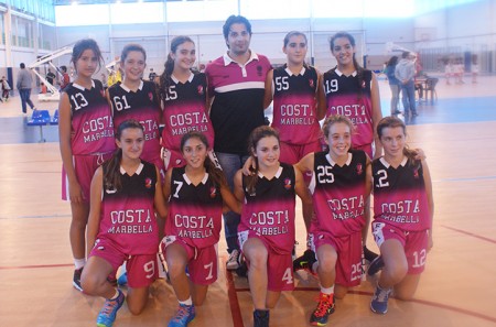 Las infantiles del Costa Marbella logran el liderato ante Maristas