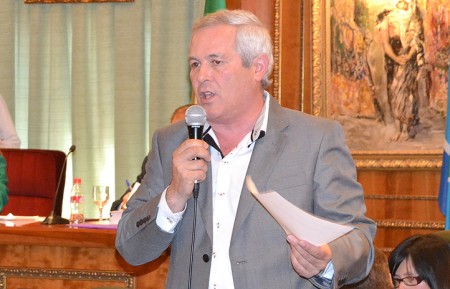 El pleno aprueba revisar los informes sobre la segregación de San Pedro