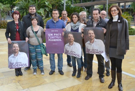 Los concejales de CSSP muestran su apoyo a Podemos para el 20-D