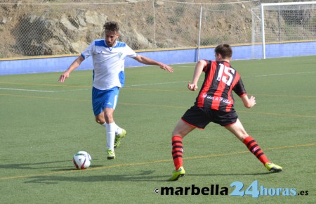 El juvenil Francis viajará con el Marbella FC para medirse al Betis B
