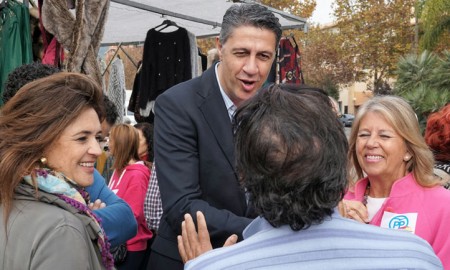 Xavier García Albiol arropa a Ángeles Muñoz en un acto en Marbella