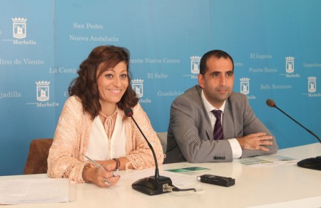 Marbella mejora con peluquería y pedicura la atención a domicilio