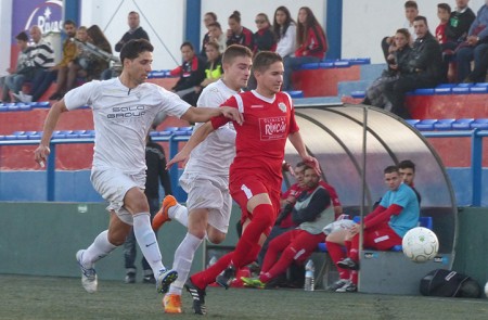 El Atlético Marbella despide el año con derrota ante Torreño (2-1)