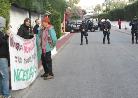 Desalojadas las 24 familias de la Corrala La Urba en Marbella