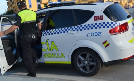 Tres detenidos infraganti por robar en una vivienda de Marbella