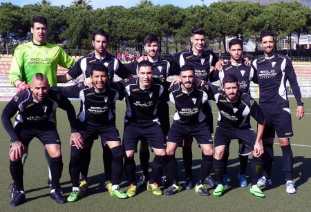 Mala suerte para el Atlético Marbella que cae ante Estepona (2-1)