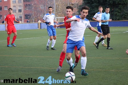 El Marbella juvenil busca jugadores para completar el equipo