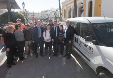 La asociación Valores recibe la donación de un vehículo
