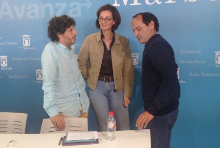 Podemos acusa al tripartito de 