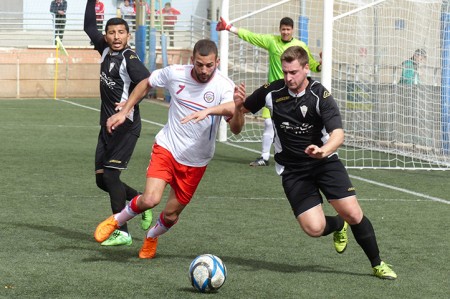 El Atlético Marbella encaja su quinta derrota seguida ante Romeral (3-1)