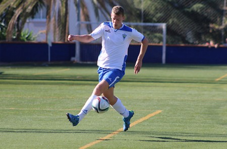 Un gol de Niko en el añadido da tres puntos de oro (2-1) al Marbella FC