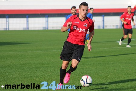 El marbellí Petelu logró marcar el gol de la victoria del Alhaurino