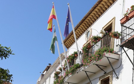 Marbella arriará banderas europeas en solidaridad con los refugiados