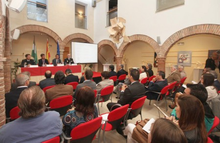 Marbella expone en unas jornadas su imagen como destino seguro
